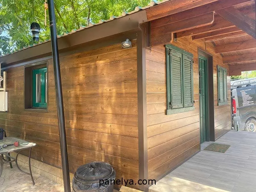 Caseta de panel sandwich madera