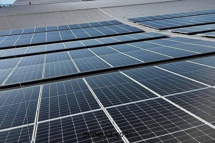 Placas solares en chapa metálica