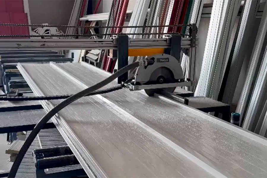 Limpieza en el corte del panel