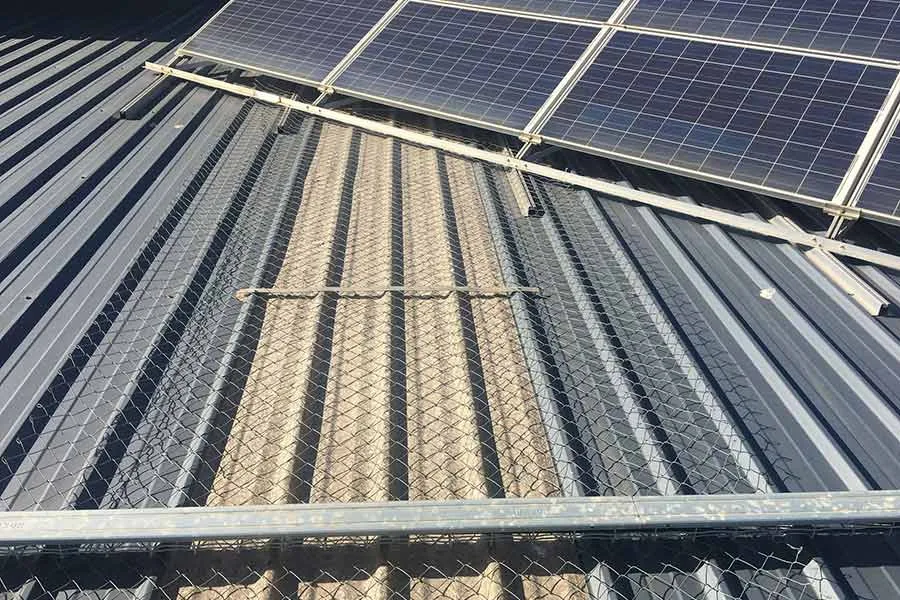 Cambio de paneles traslúcidos y policarbonatos en cubiertas