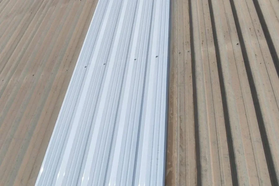 Cambio de paneles traslúcidos y policarbonatos en cubiertas