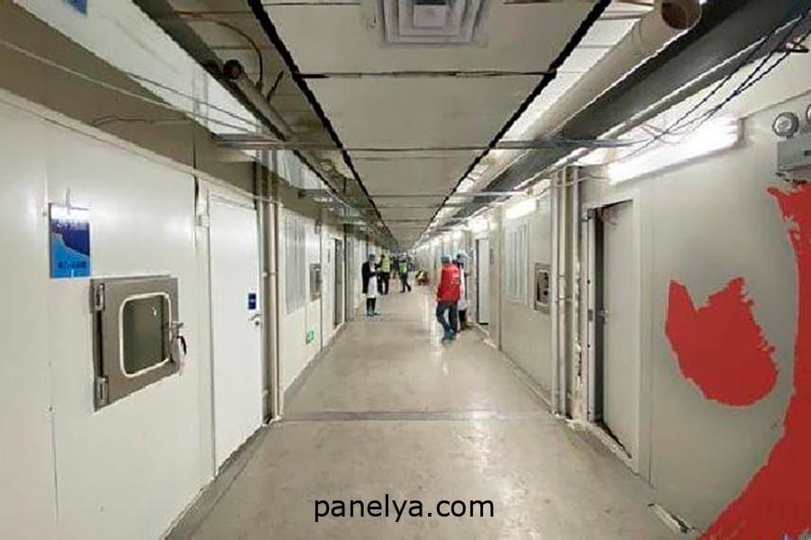 Pasillo de hospital de campaña en Wuhan