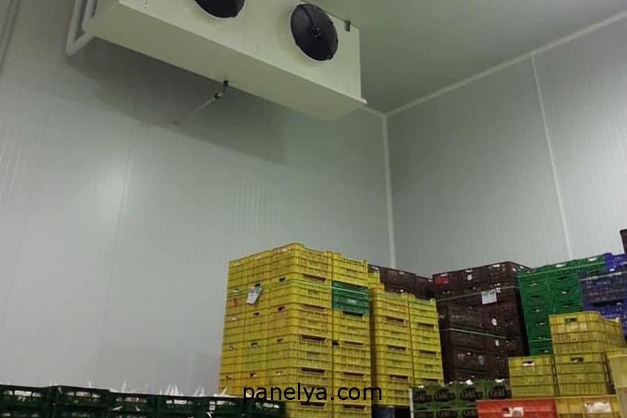 Alimentos almacenados en cámara refrigerada