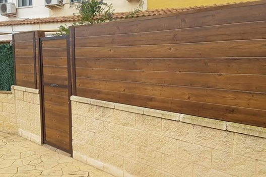 Muro exterior con panel fachada