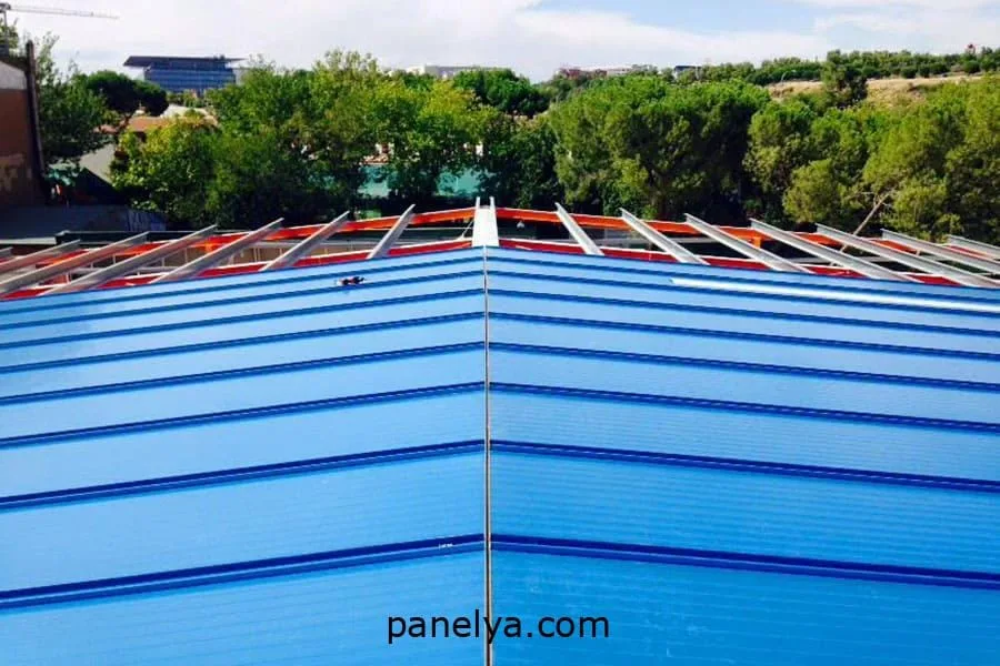 Panel sándwich cubierta con tapajuntas - Imagen 4